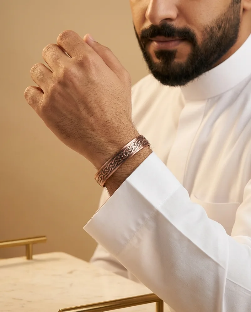 سوار خليجي ديلز النحاسي المغناطيسي المنقوش